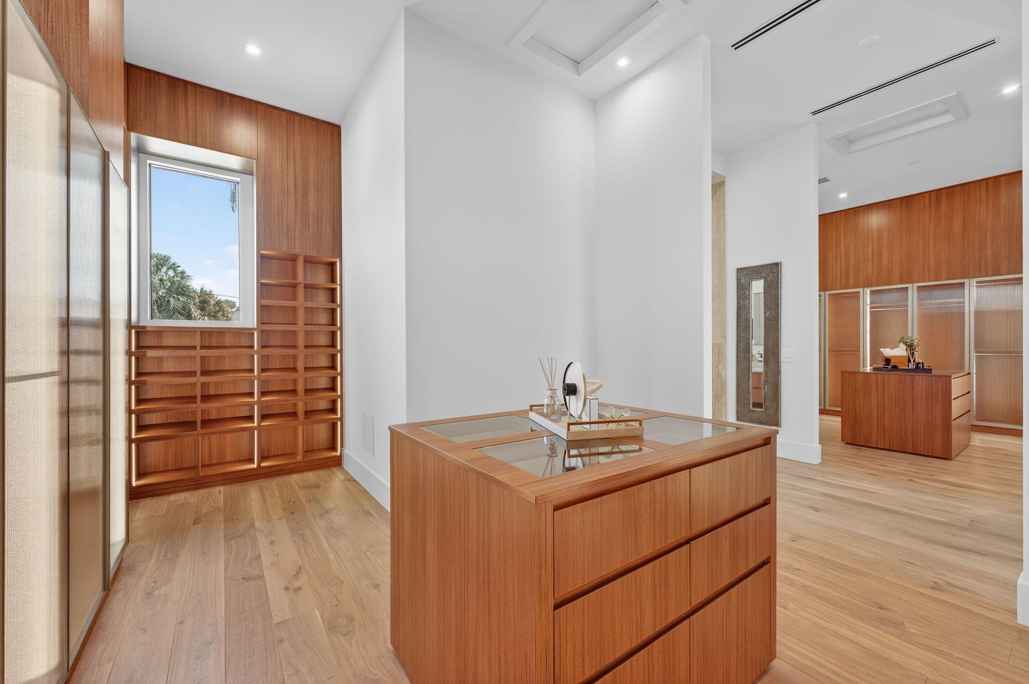 LAKE ROGERS ISLE UNIT A - Residential