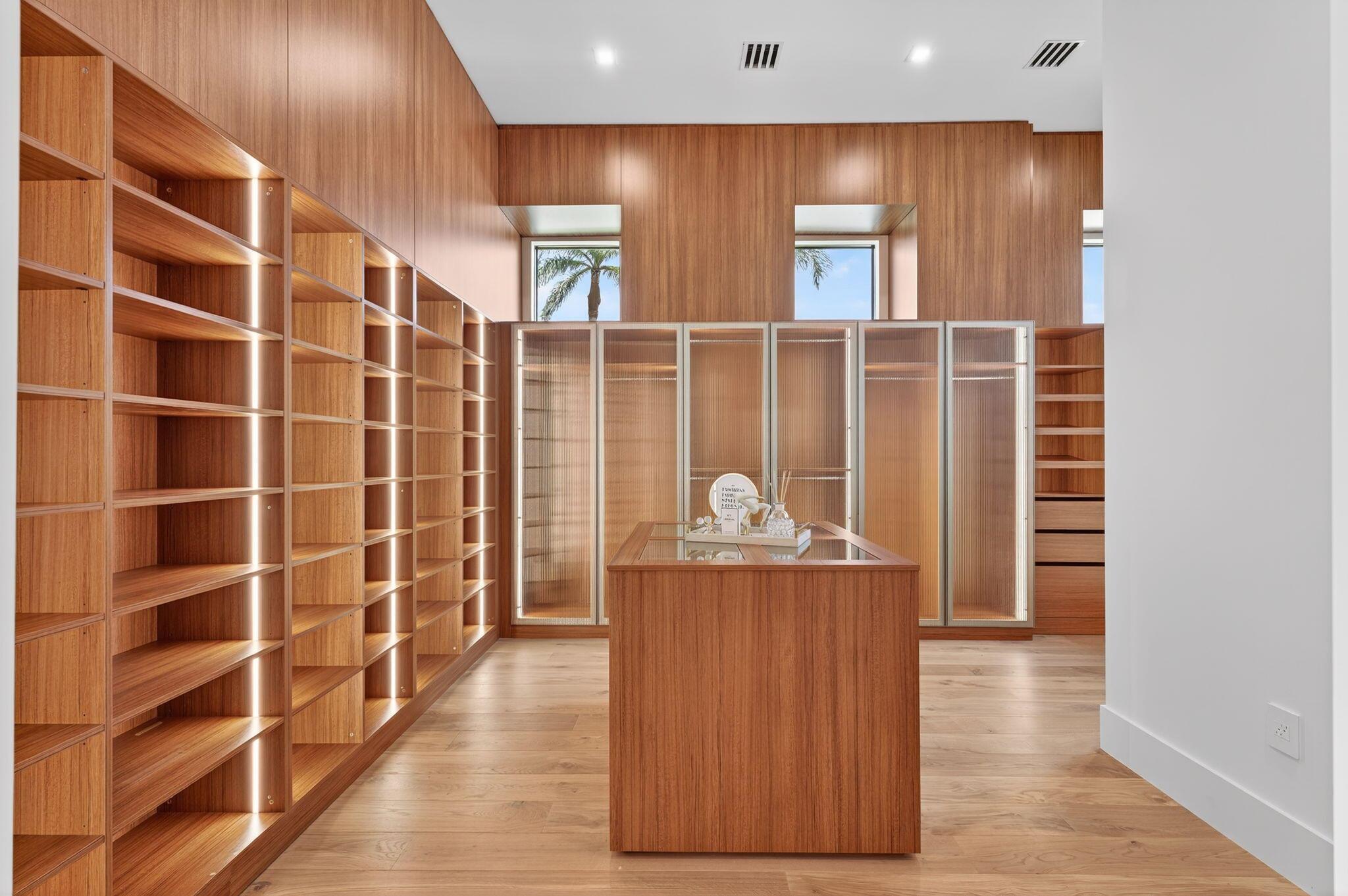 LAKE ROGERS ISLE UNIT A - Residential