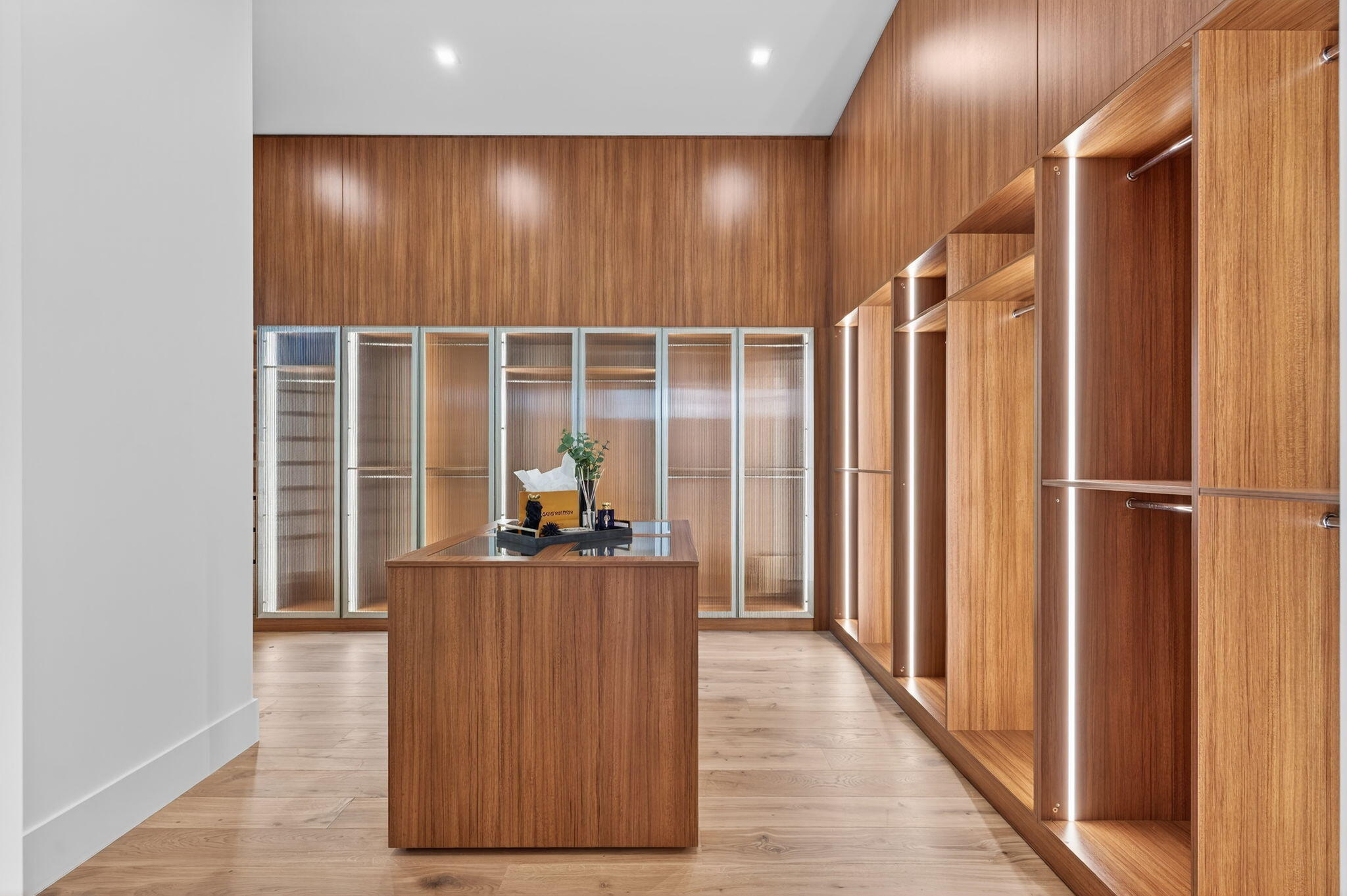 LAKE ROGERS ISLE UNIT A - Residential