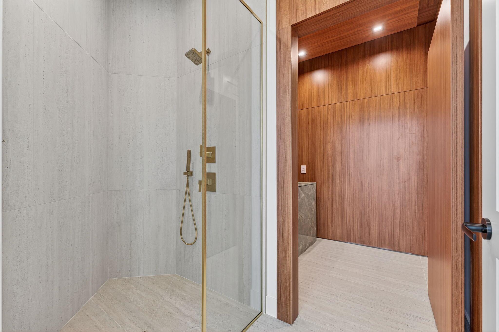 LAKE ROGERS ISLE UNIT A - Residential