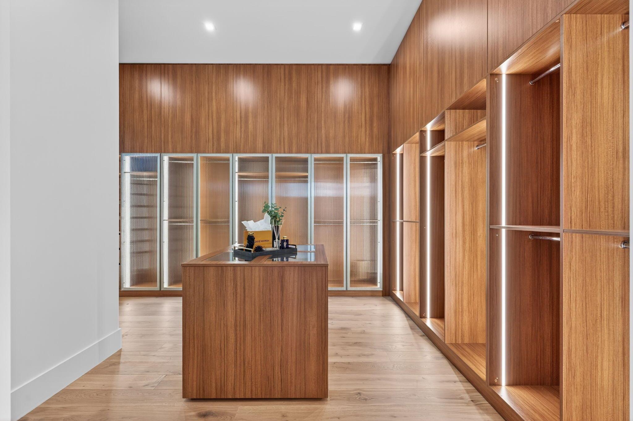 LAKE ROGERS ISLE UNIT A - Residential