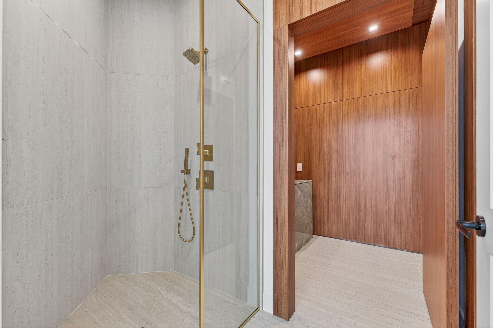 LAKE ROGERS ISLE UNIT A - Residential