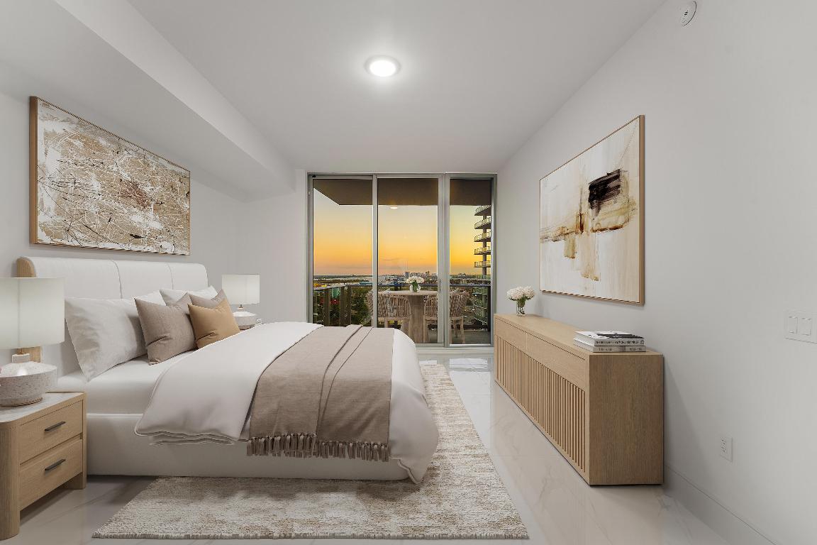 NAUTILUS 220 CONDOMINIUM - Residential