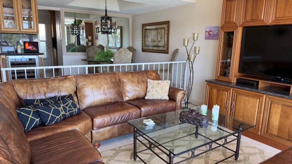 Photo of 426 SE 17th Terrace, Deerfield Beach, FL 33441 (MLS # B26006923)