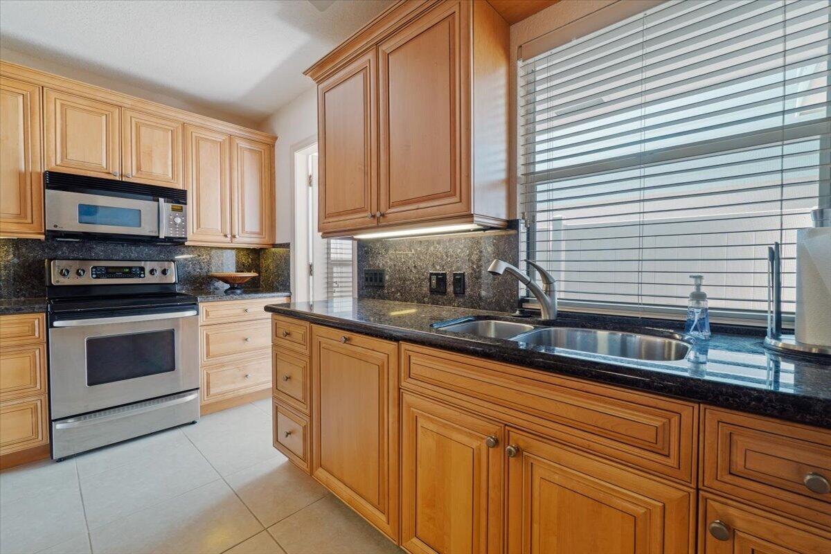 THOMAS LANDINGS CONDO - Residential