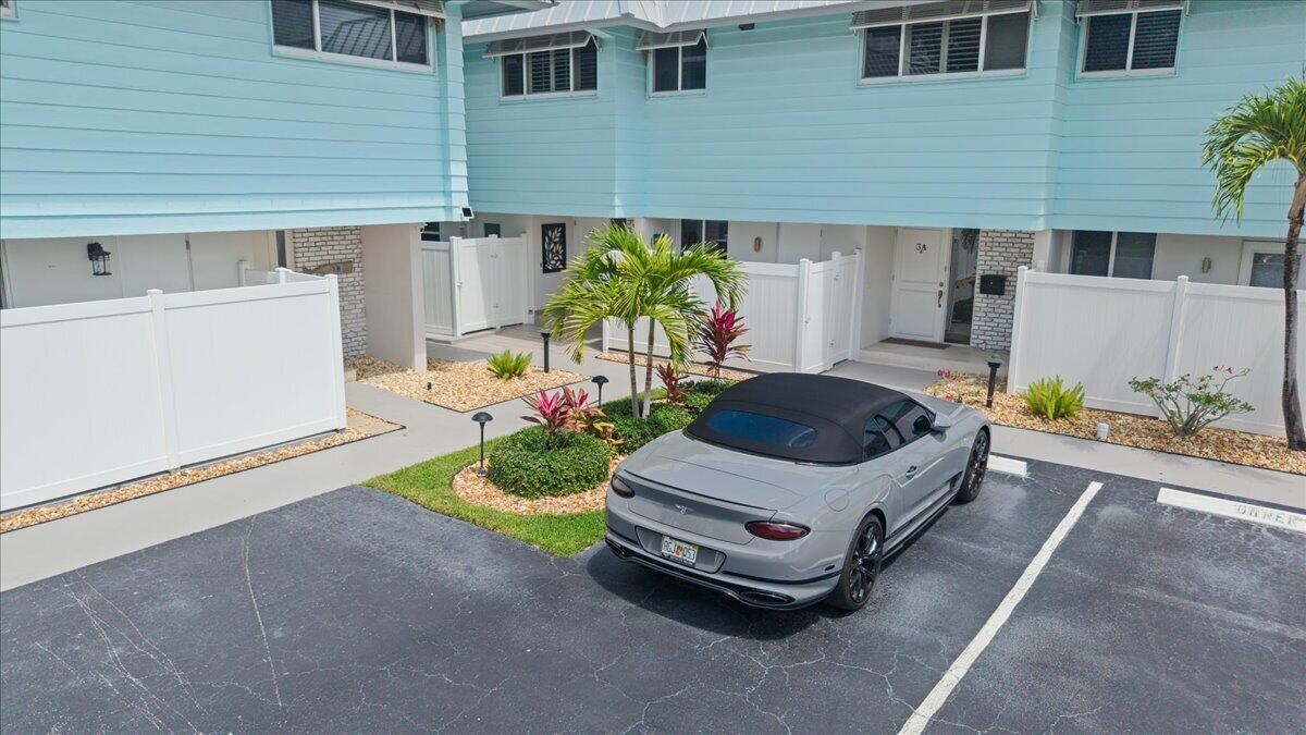 THOMAS LANDINGS CONDO - Residential