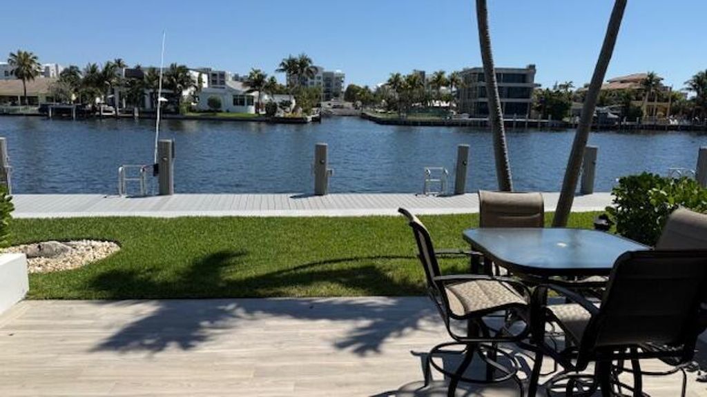 Photo of 426 SE 17th Terrace, Deerfield Beach, FL 33441 (MLS # B26006923)