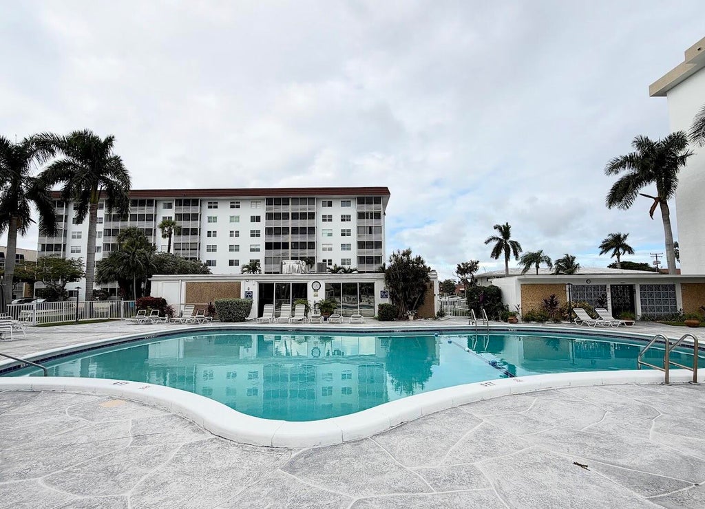 Photo of 3050 NE 16TH Avenue #505, Oakland Park, FL 33334 (MLS # B26094738)