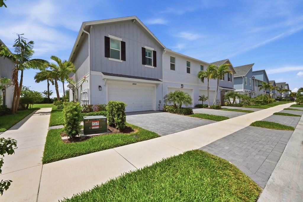 Photo of 4910 N Longwood Lake Square, Westlake, FL 33470 (MLS # B26009118)