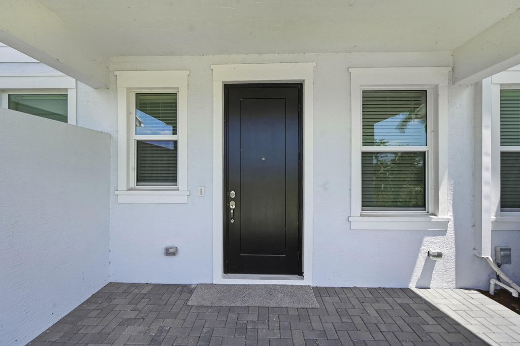 Photo of 4910 N Longwood Lake Square, Westlake, FL 33470 (MLS # B26009118)