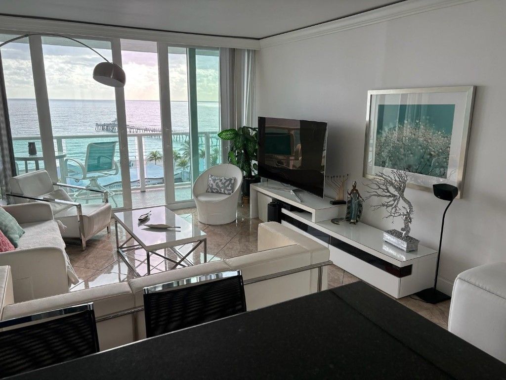 Photo of 333 NE 21st Avenue #1106, Deerfield Beach, FL 33441 (MLS # F10515466)