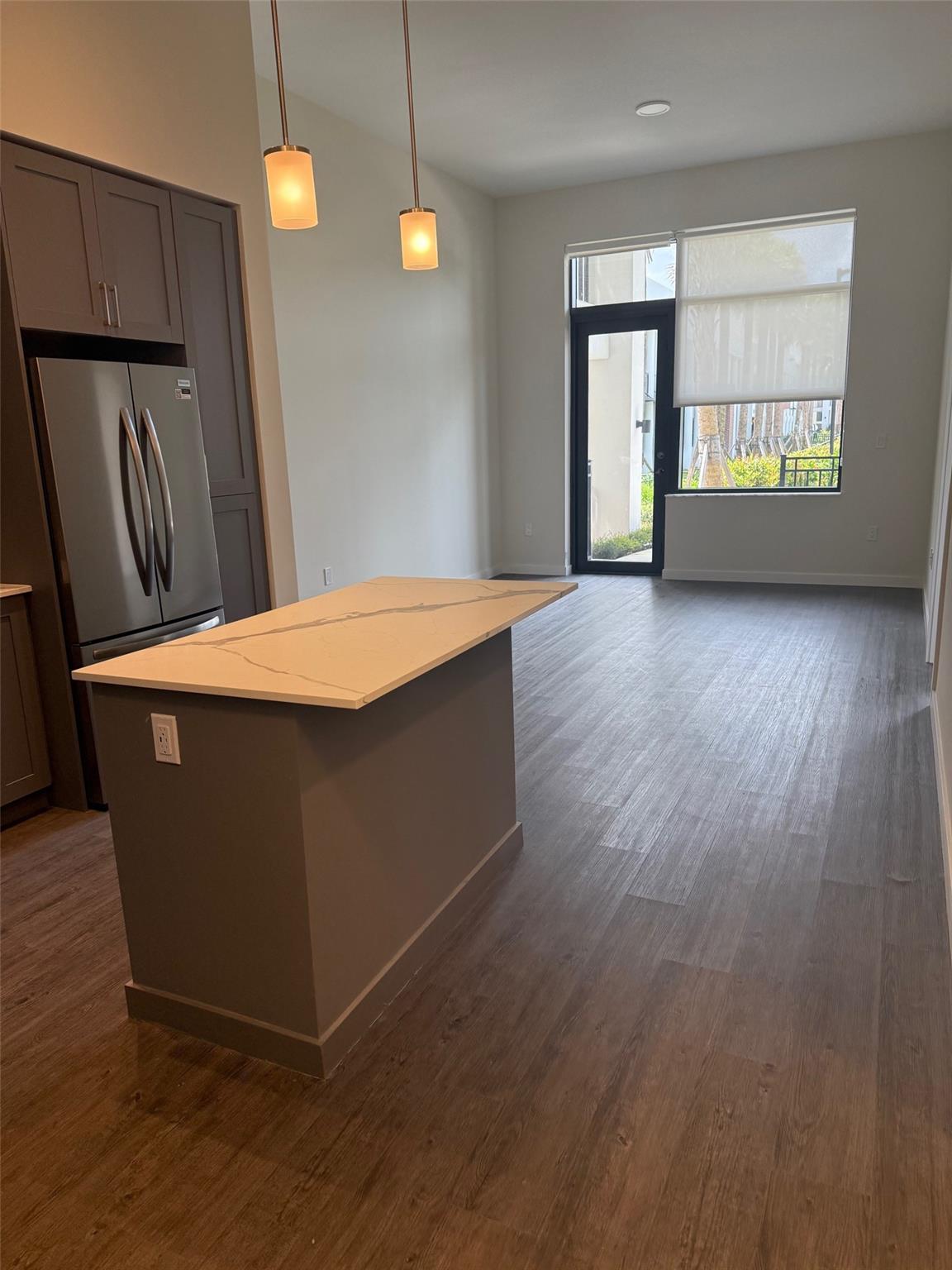 American Express Tr 82-35 - Residential Lease