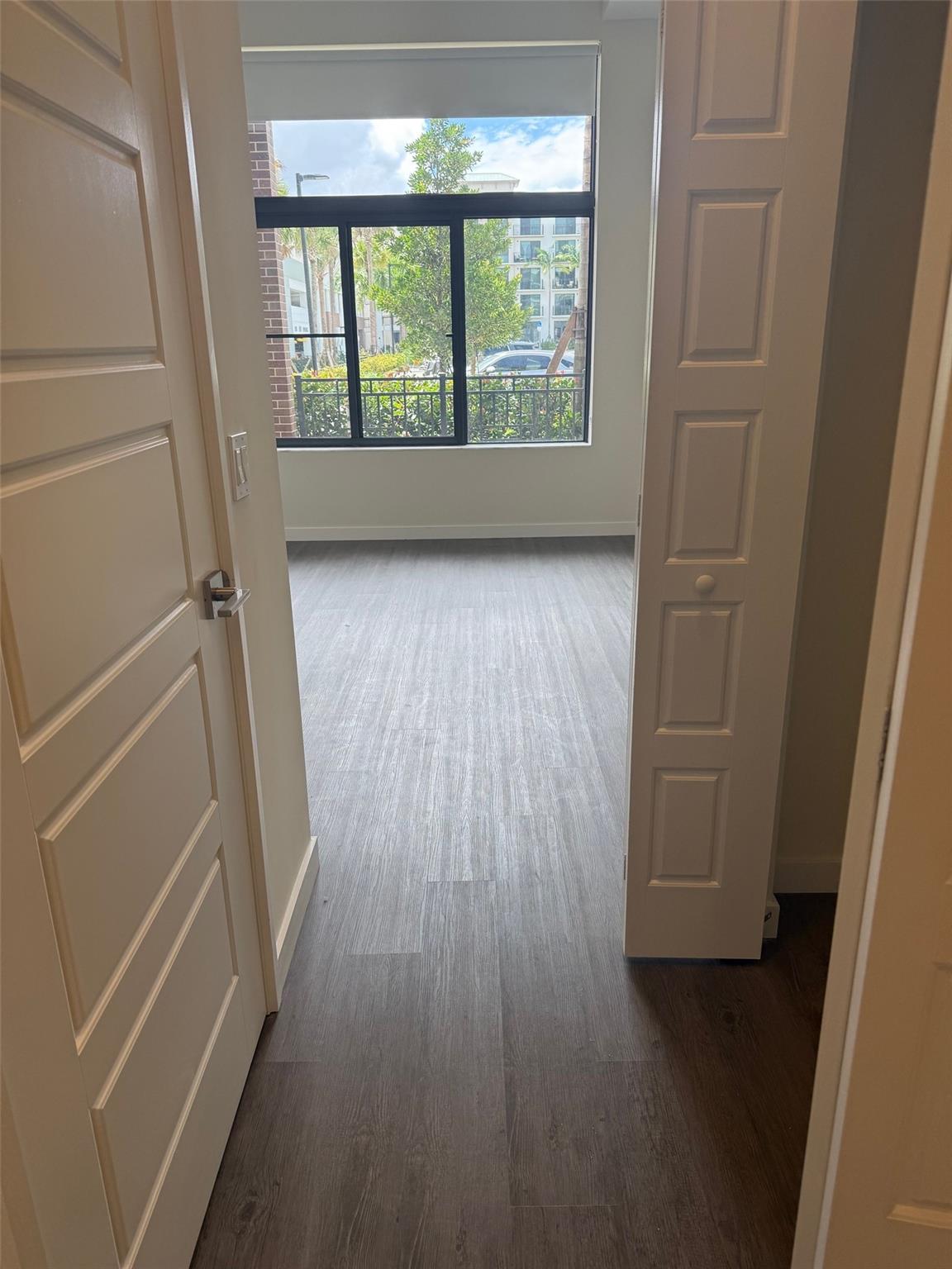 American Express Tr 82-35 - Residential Lease