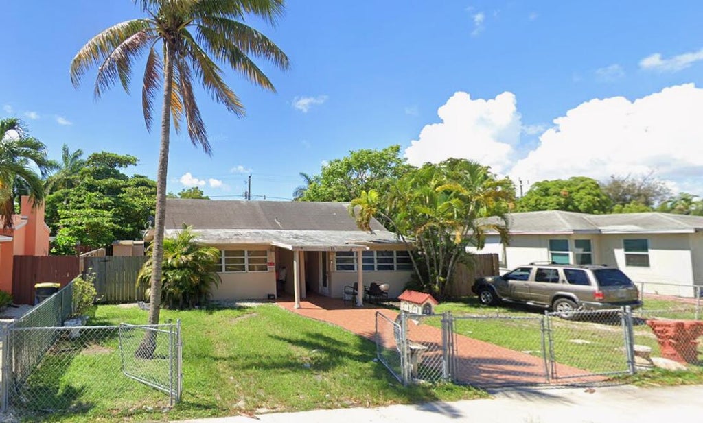 Photo of 43 SW 11TH Street #Unit W, Dania Beach, FL 33004 (MLS # B26074854)