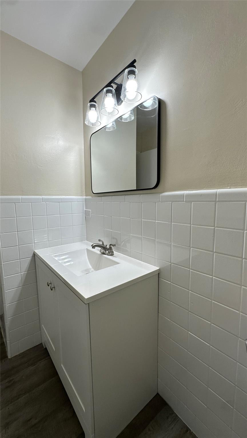 Croissant Park 4-28 B - Residential Lease