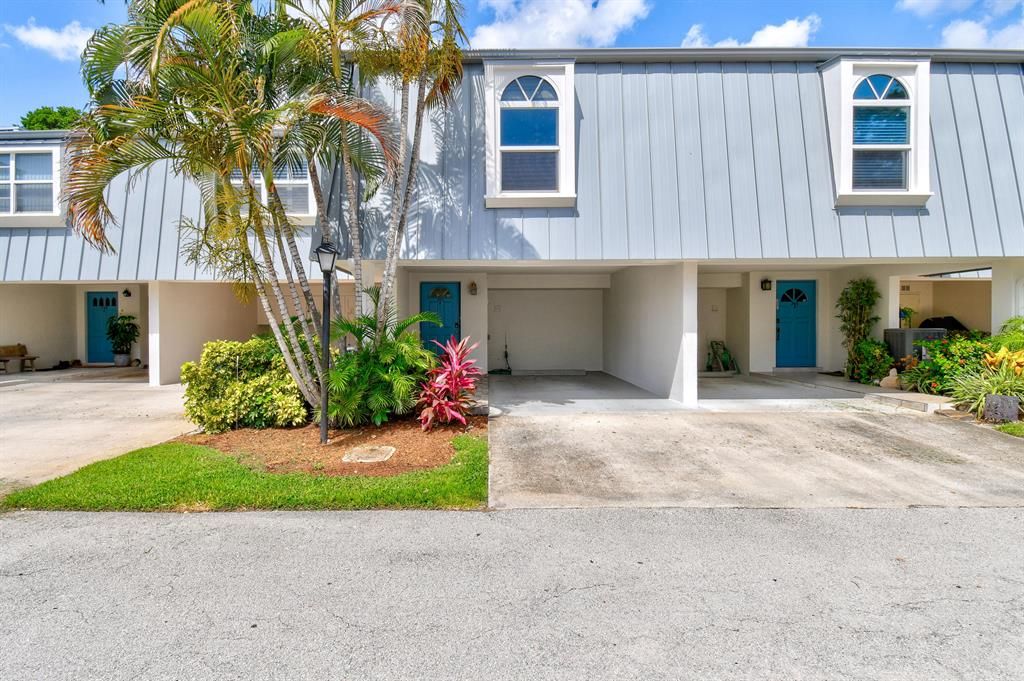 Photo of 396 Golfview Road #E, North Palm Beach, FL 33408 (MLS # R10882214)