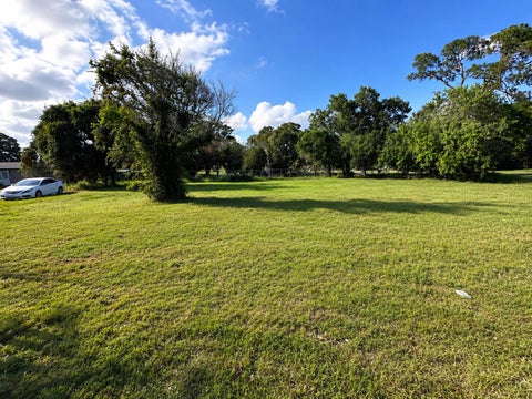Photo of 0 N 20th Street, Fort Pierce, FL 34950 (MLS # B26030001)