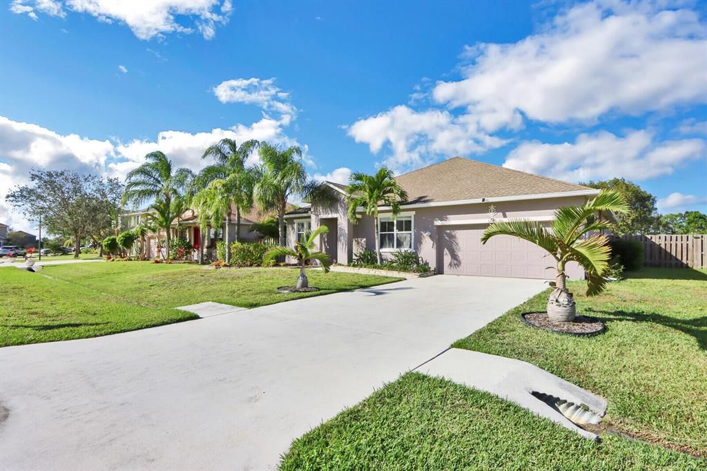 Photo of 5837 NW Drill Court, Port St Lucie, FL 34986 (MLS # R10863833)