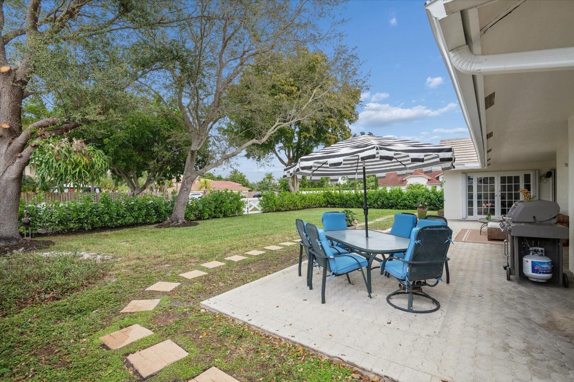 GROVE COMMERCIAL CENTER - Residential