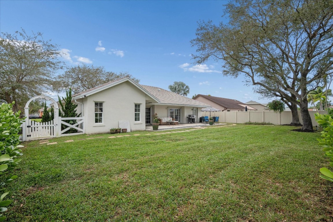 GROVE COMMERCIAL CENTER - Residential