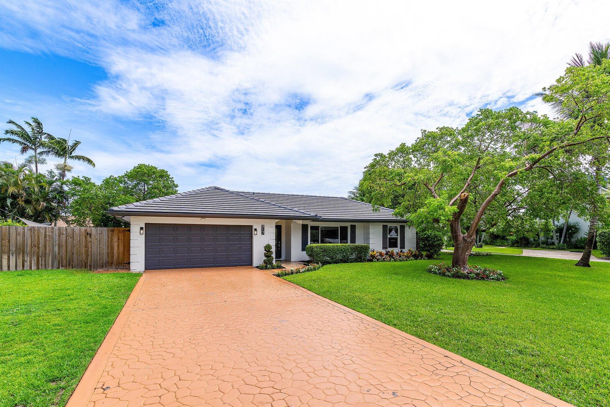 917 SW 38th Court