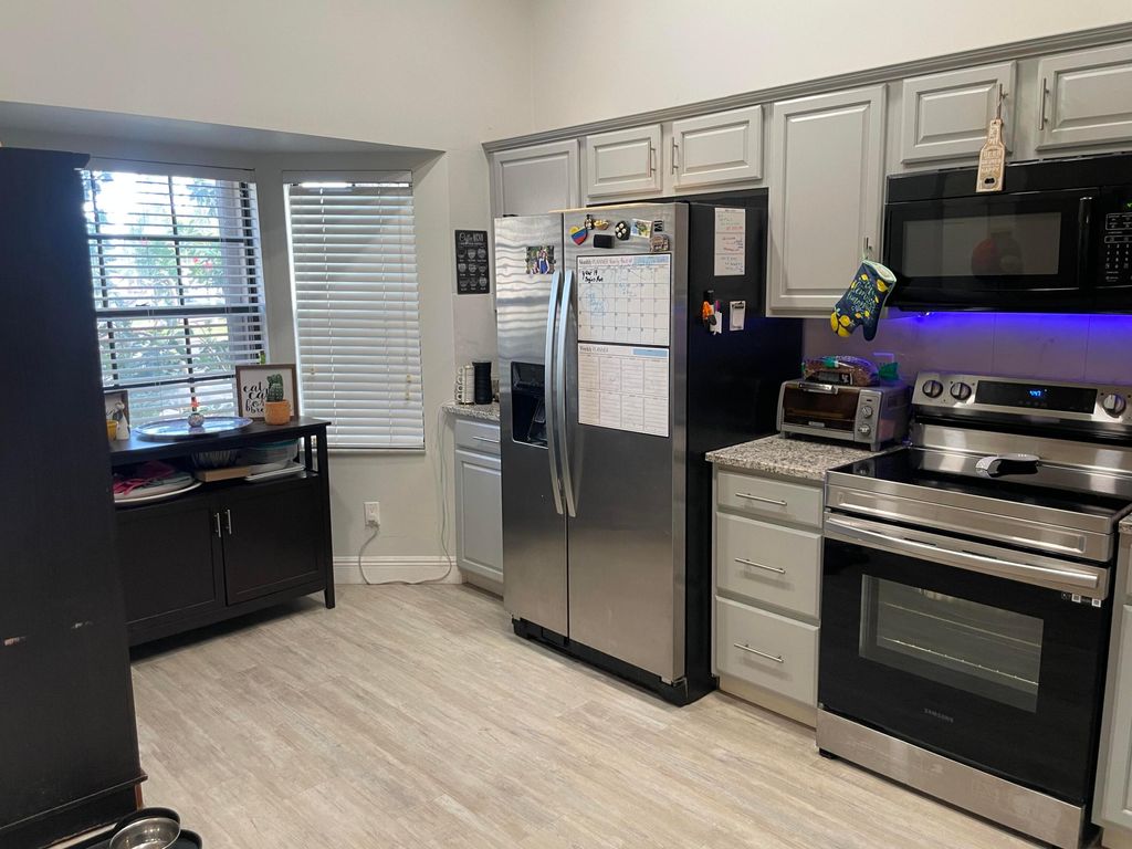 Photo of 1 Paxford Lane, Boynton Beach, FL 33426 (MLS # R11013590)