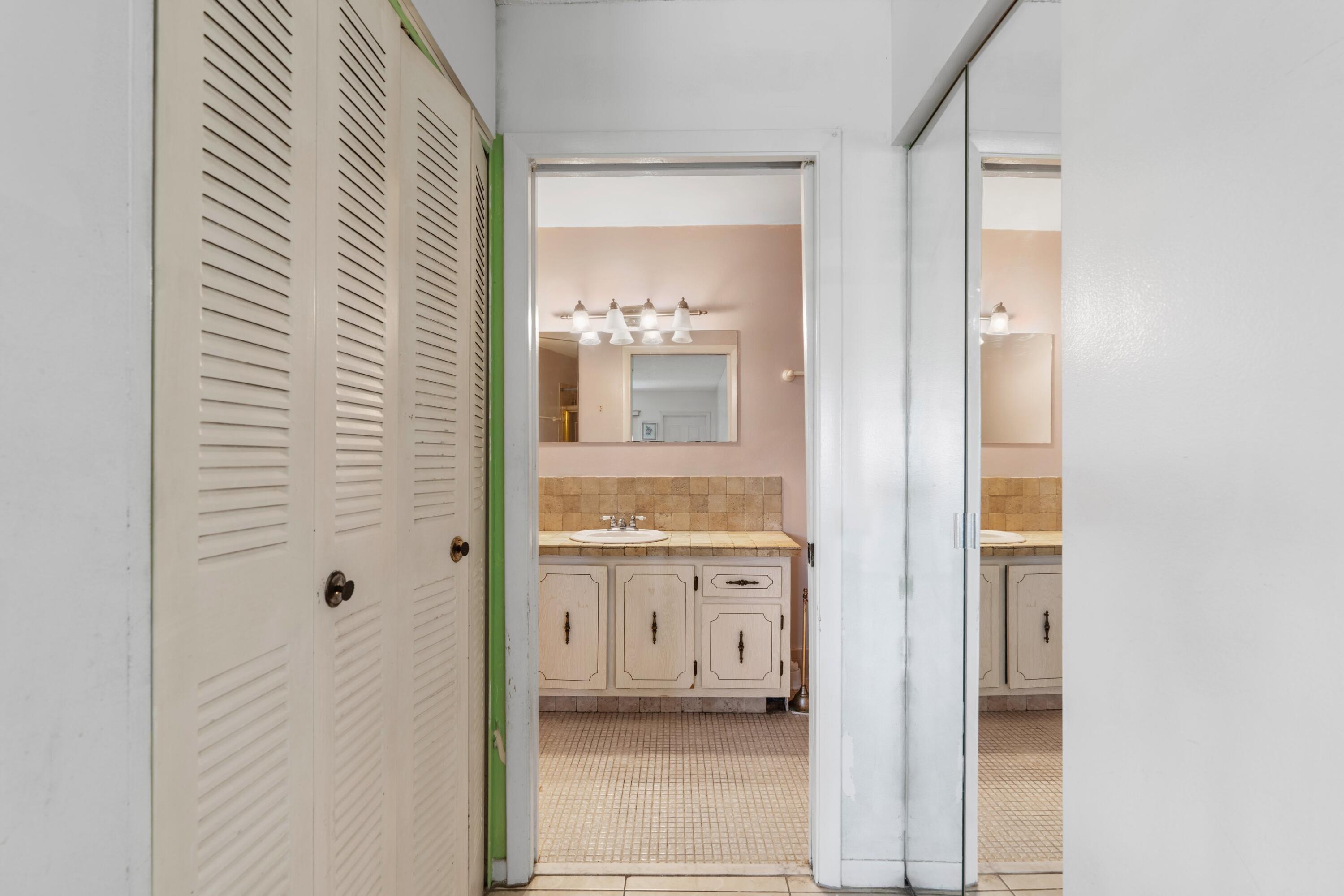 HIGH POINT OF DELRAY SEC 7 CONDO - Residential