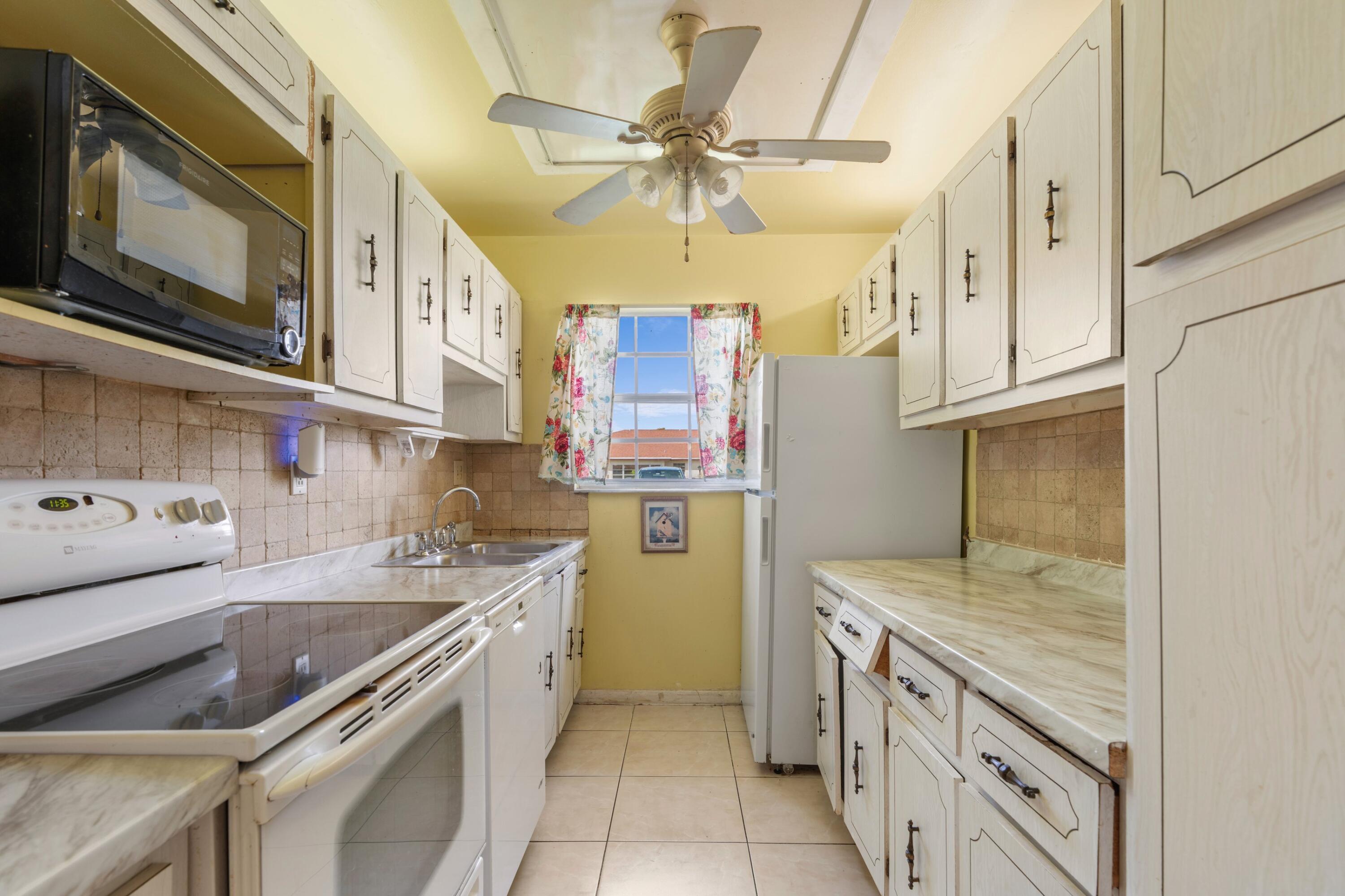 HIGH POINT OF DELRAY SEC 7 CONDO - Residential