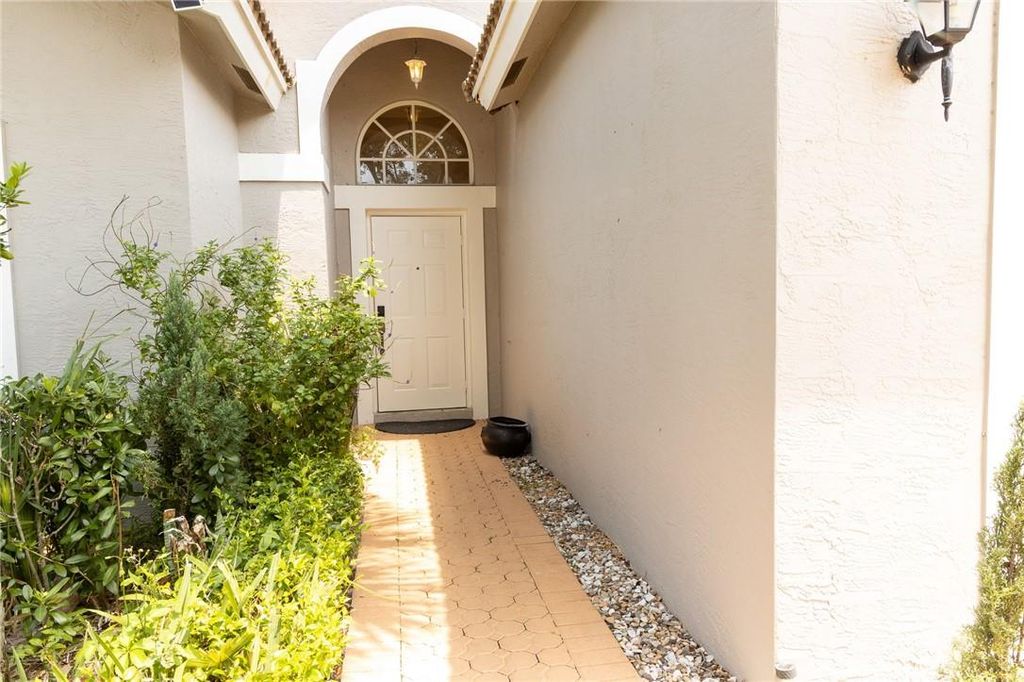 Photo of 8535 Pine Cay, West Palm Beach, FL 33411 (MLS # F10377105)