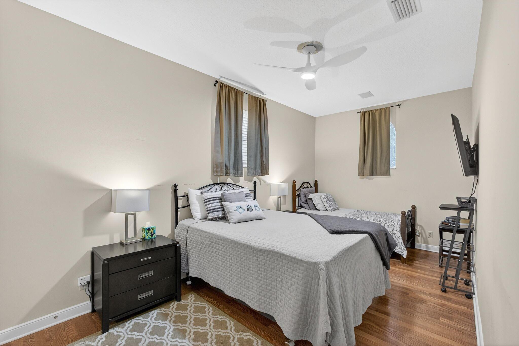 IBIS GOLF AND COUNTRY CLU - Residential Lease