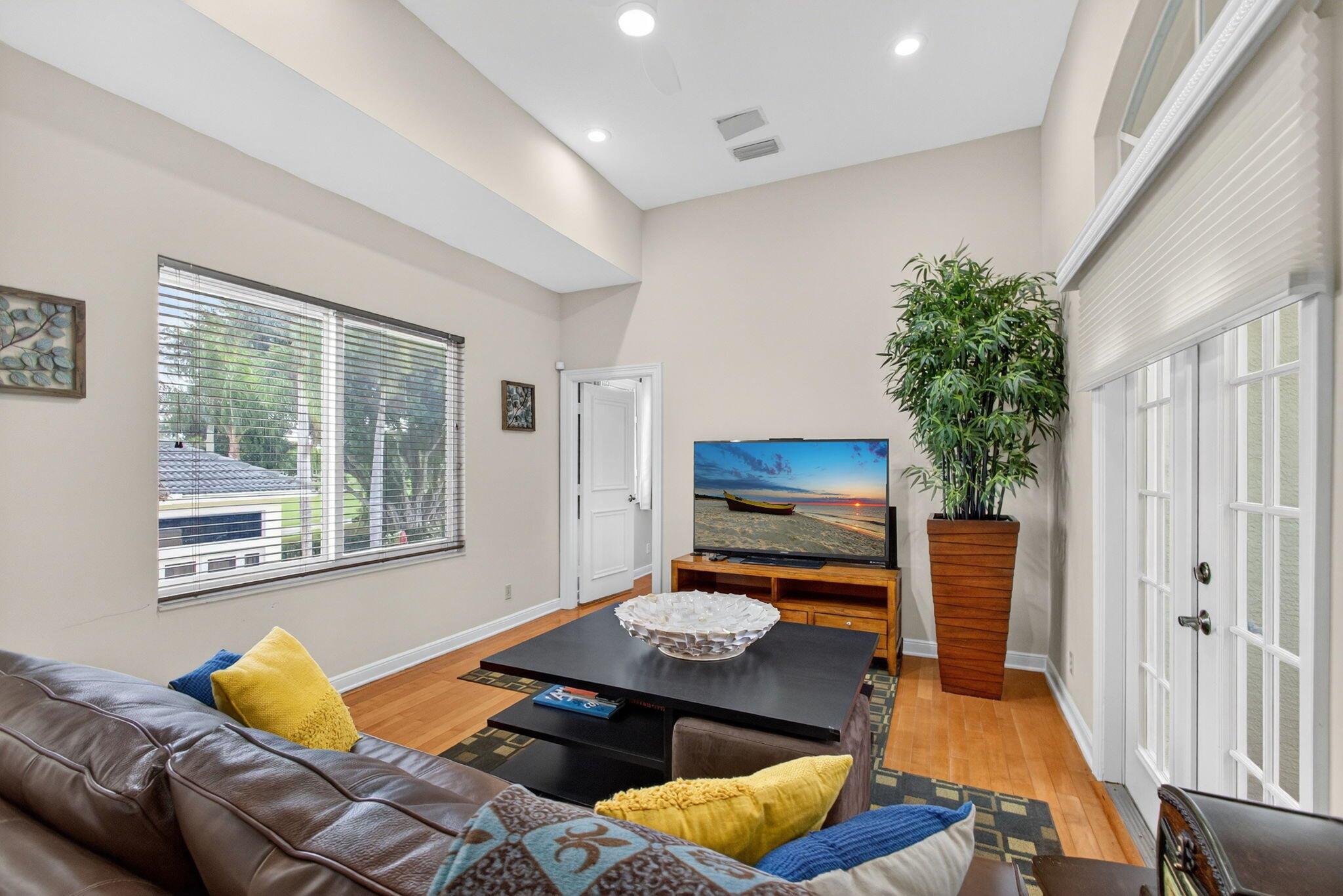 IBIS GOLF AND COUNTRY CLU - Residential Lease