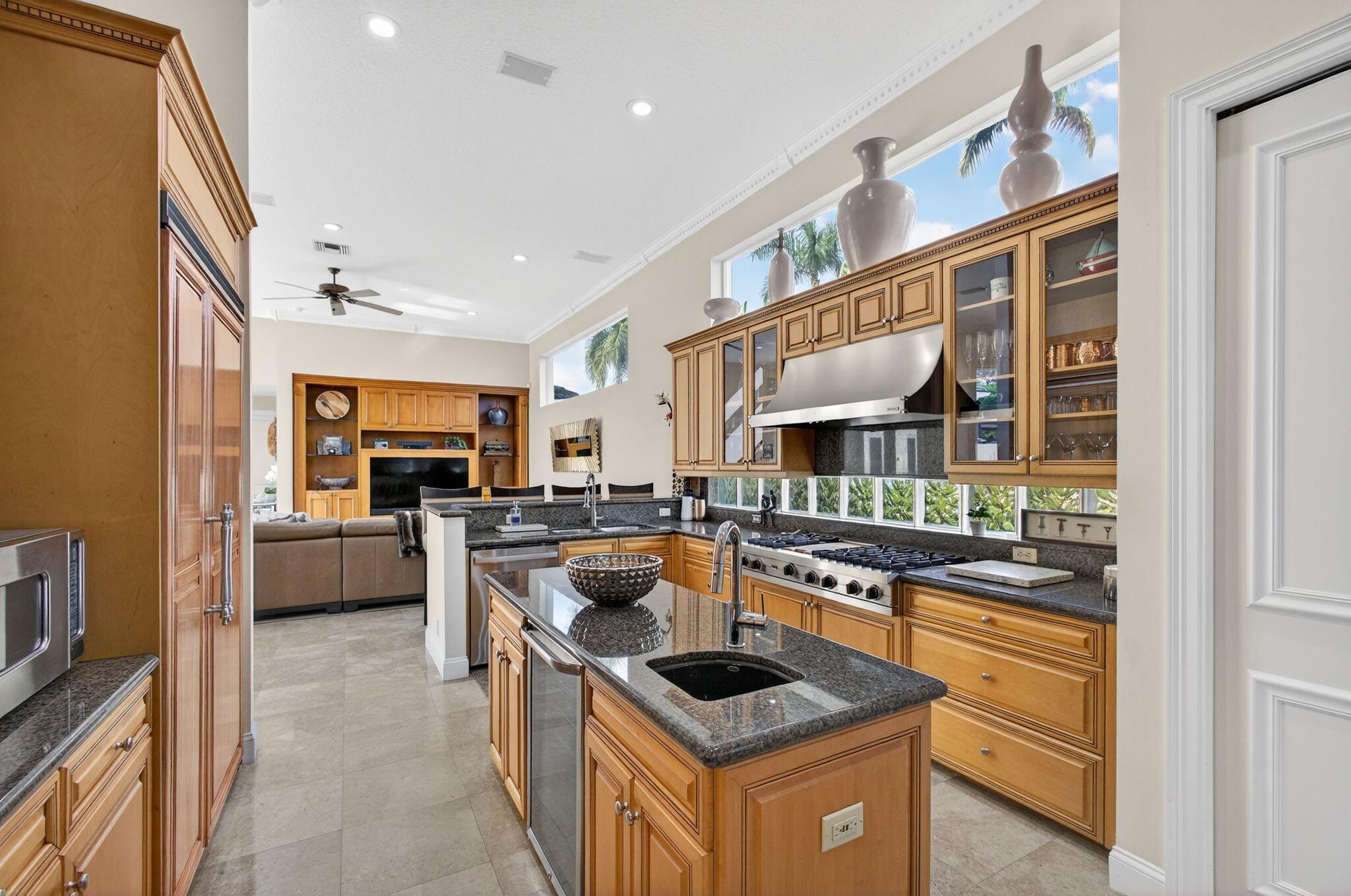 IBIS GOLF AND COUNTRY CLU - Residential Lease