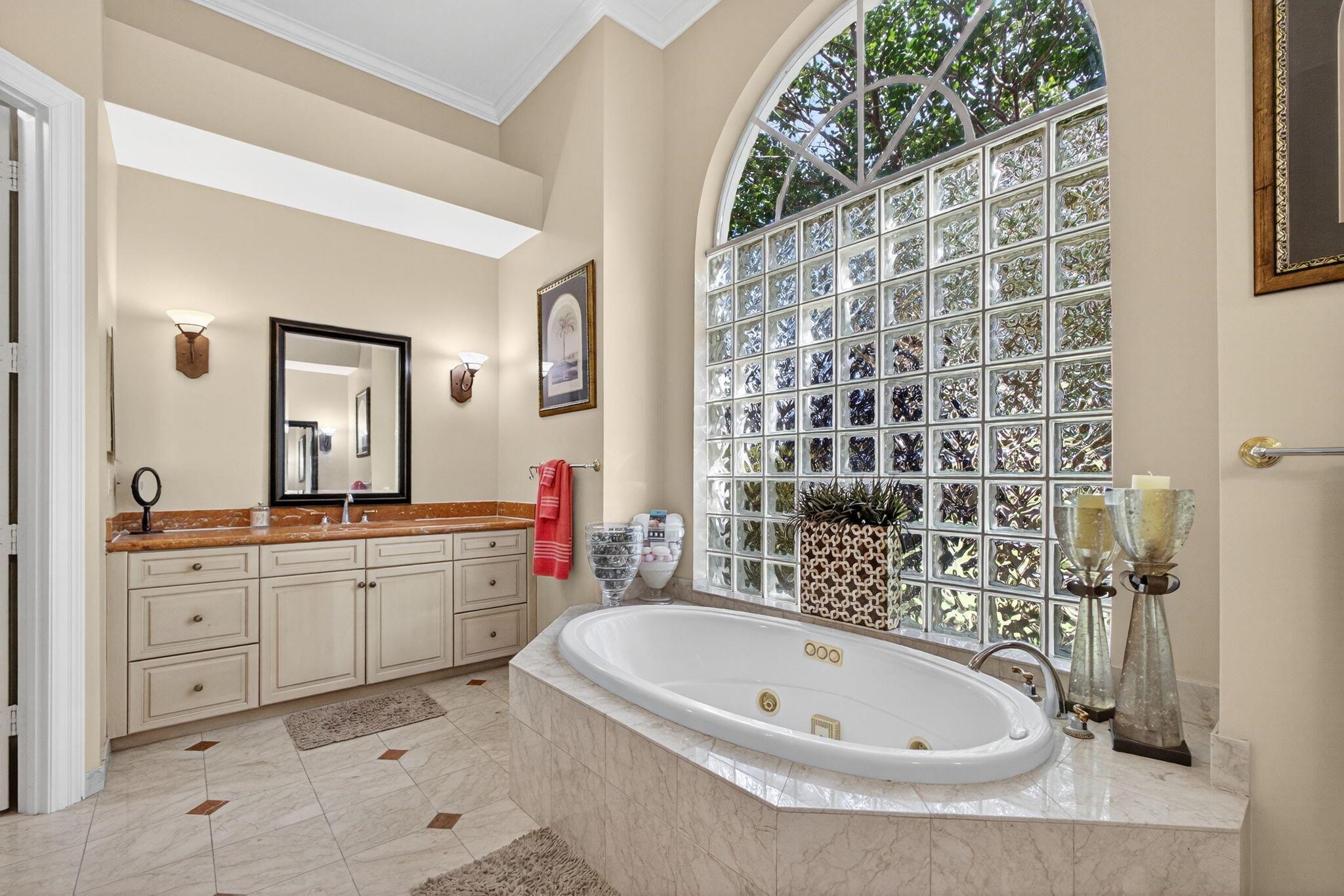 IBIS GOLF AND COUNTRY CLU - Residential Lease