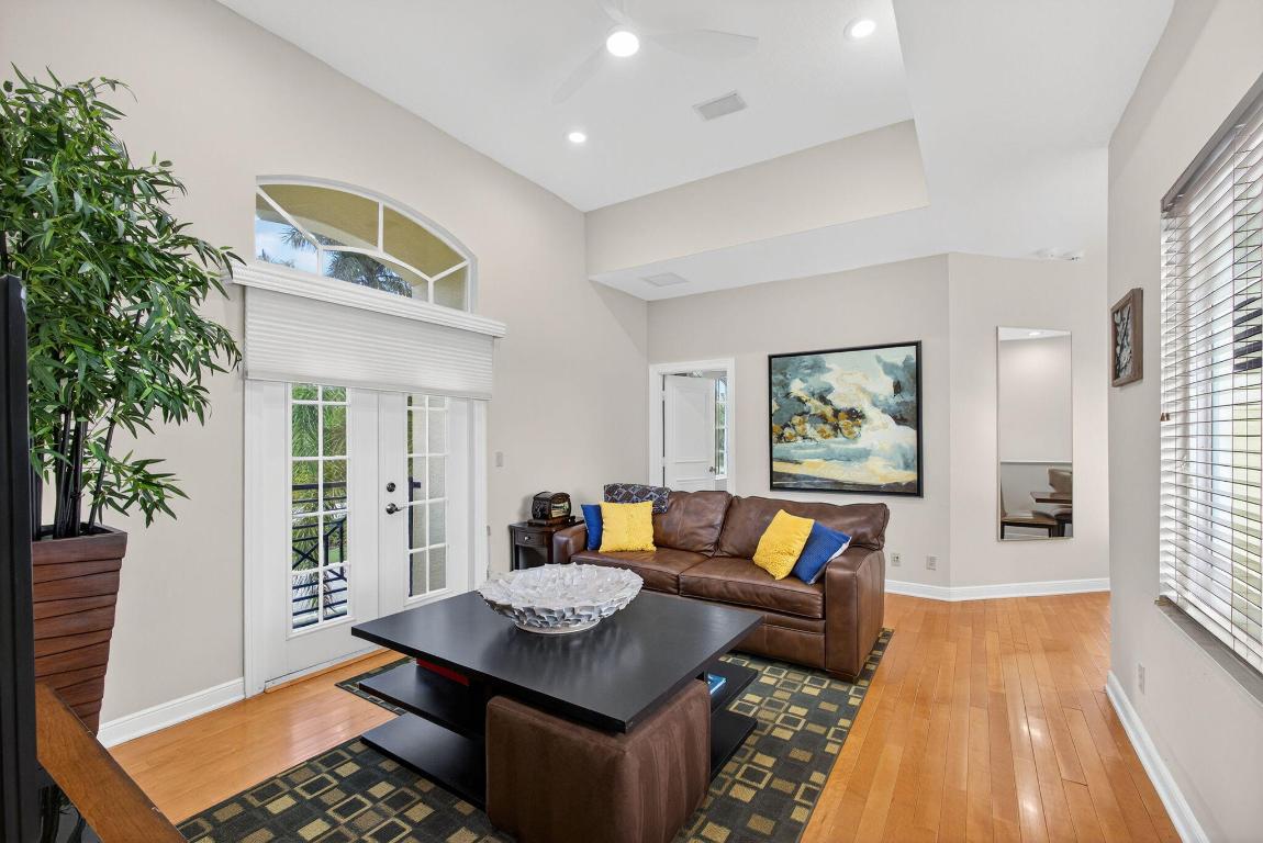 IBIS GOLF AND COUNTRY CLUB 2 - Residential Lease