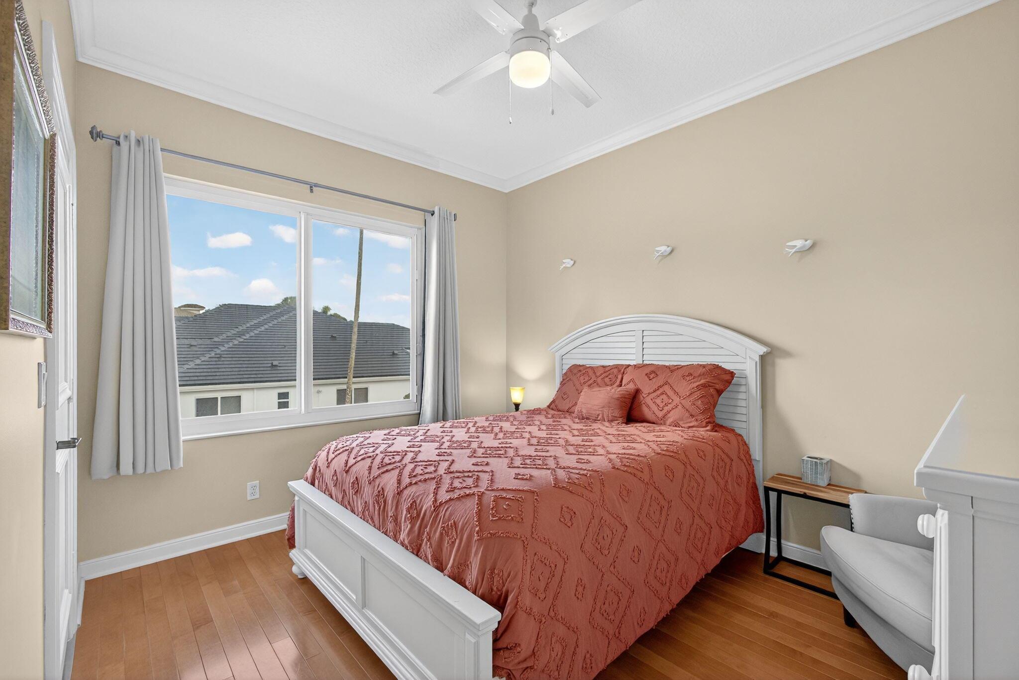 IBIS GOLF AND COUNTRY CLU - Residential Lease