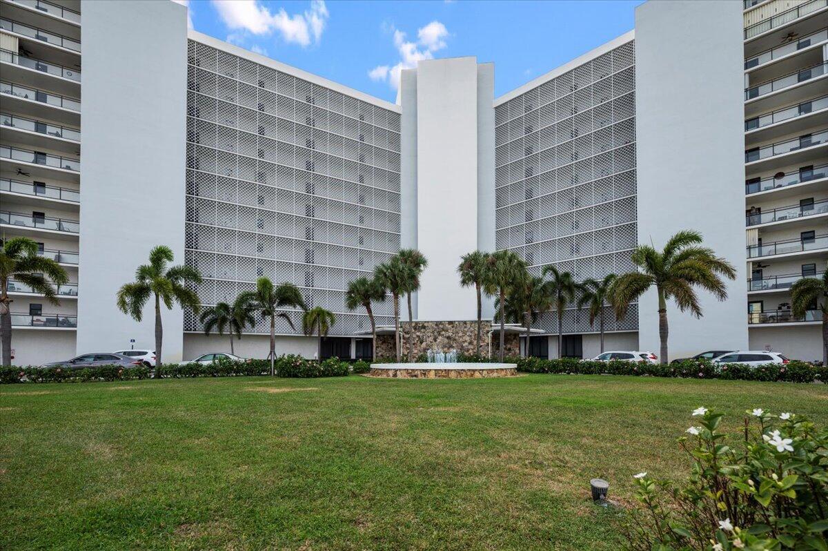 336 Golfview Road 303