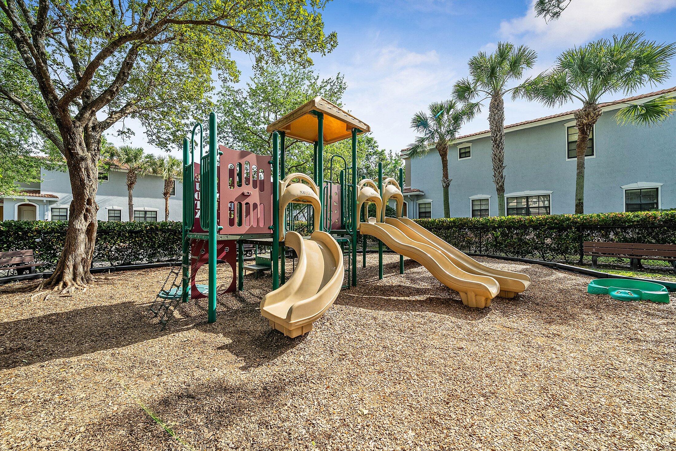 GRAMERCY SQUARE - Residential