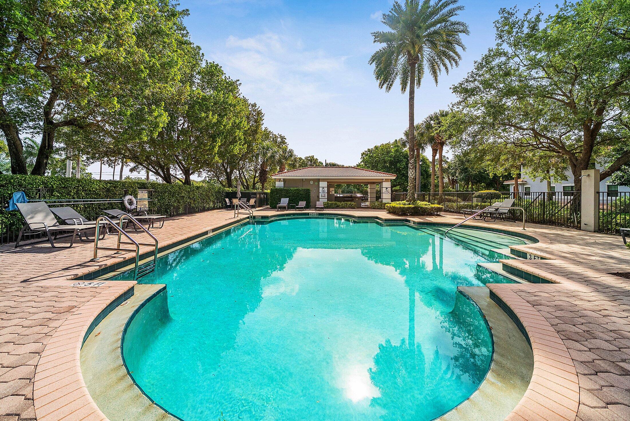 GRAMERCY SQUARE - Residential