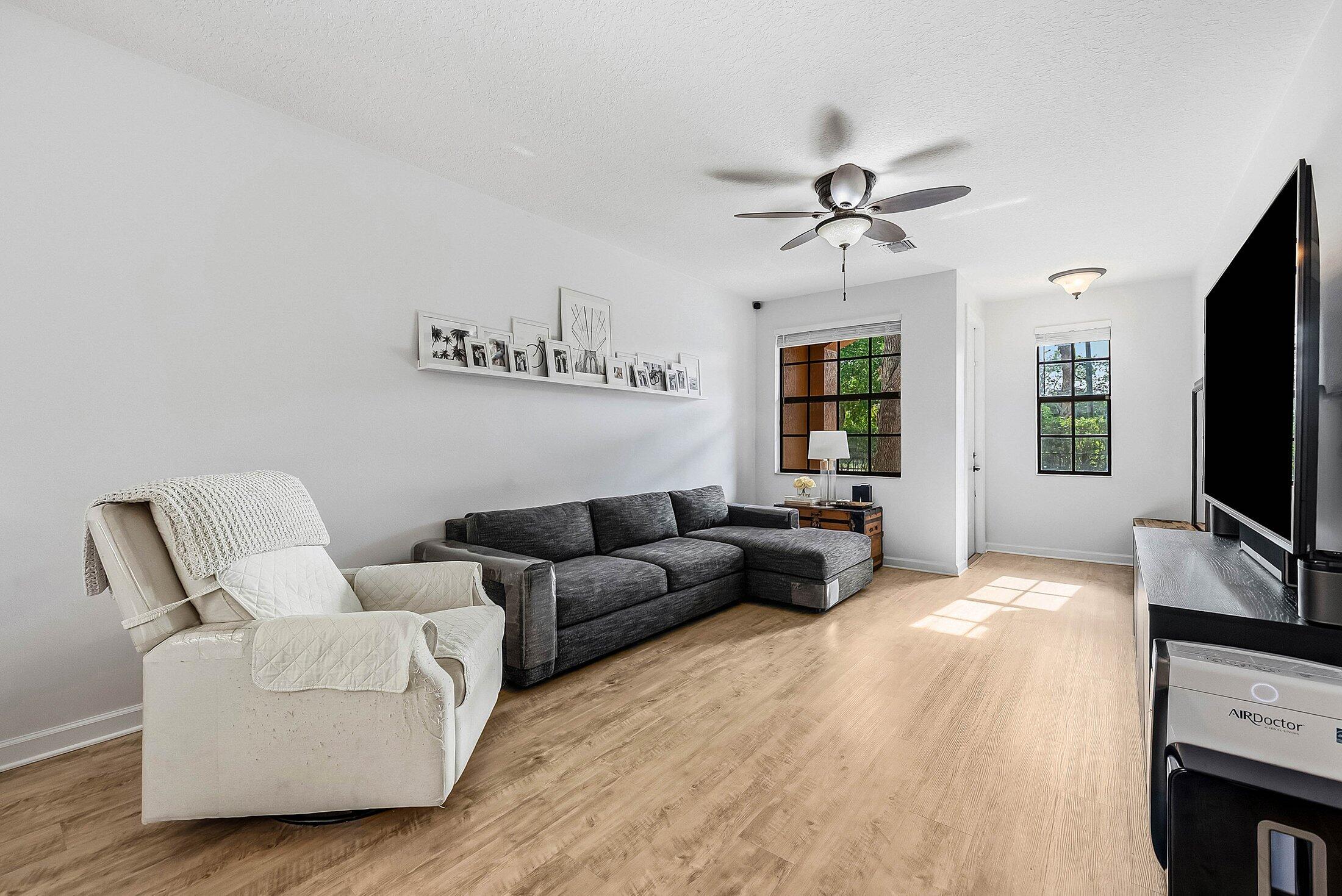 GRAMERCY SQUARE - Residential