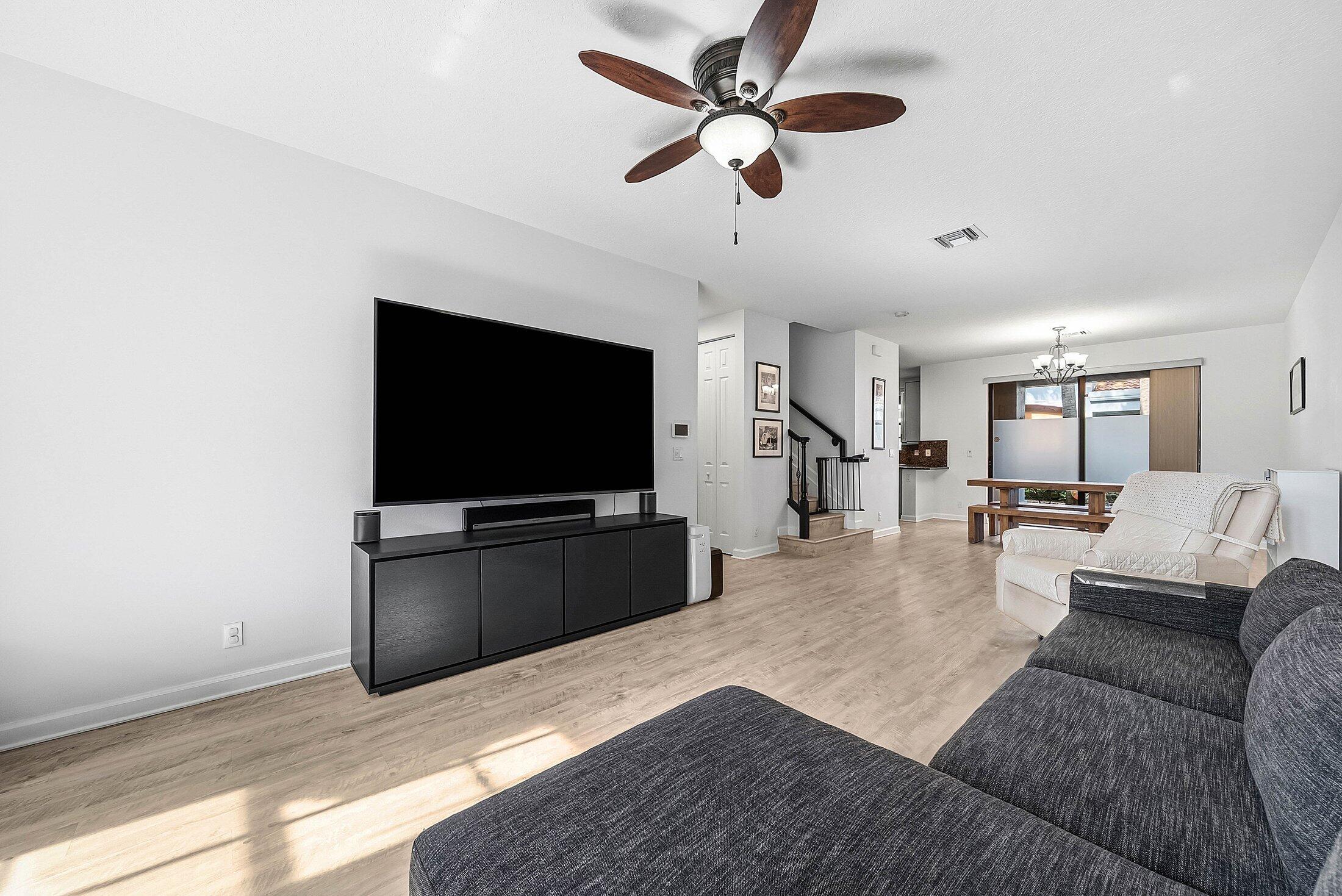 GRAMERCY SQUARE - Residential