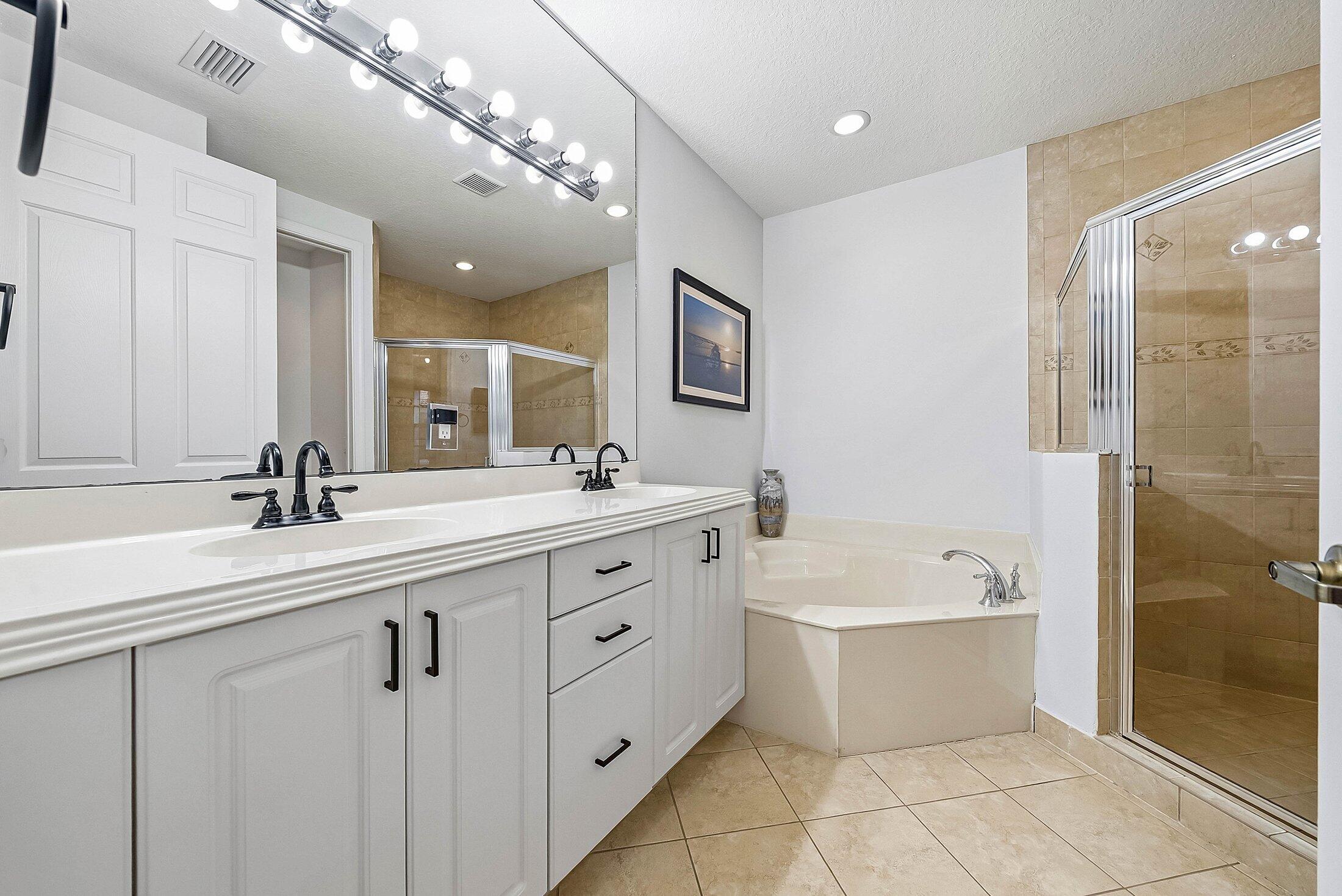 GRAMERCY SQUARE - Residential