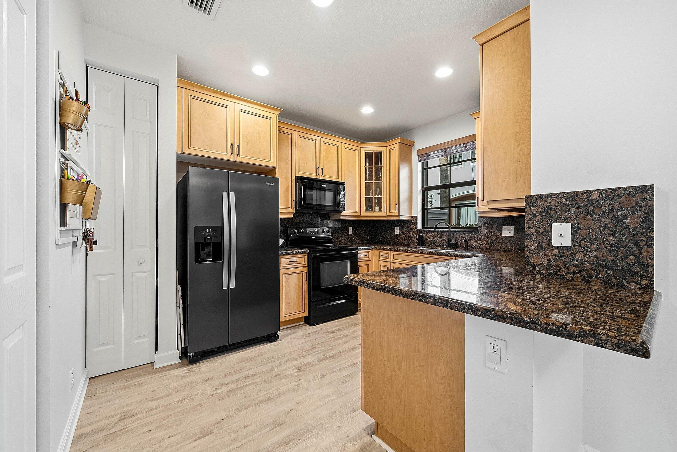 GRAMERCY SQUARE - Residential