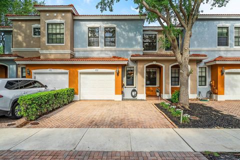 Photo of 242 E Chrystie Circle, Delray Beach, FL 33484 (MLS # B26016119)