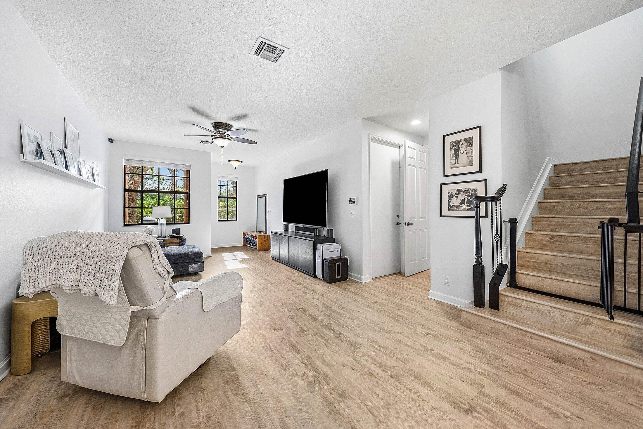 GRAMERCY SQUARE - Residential