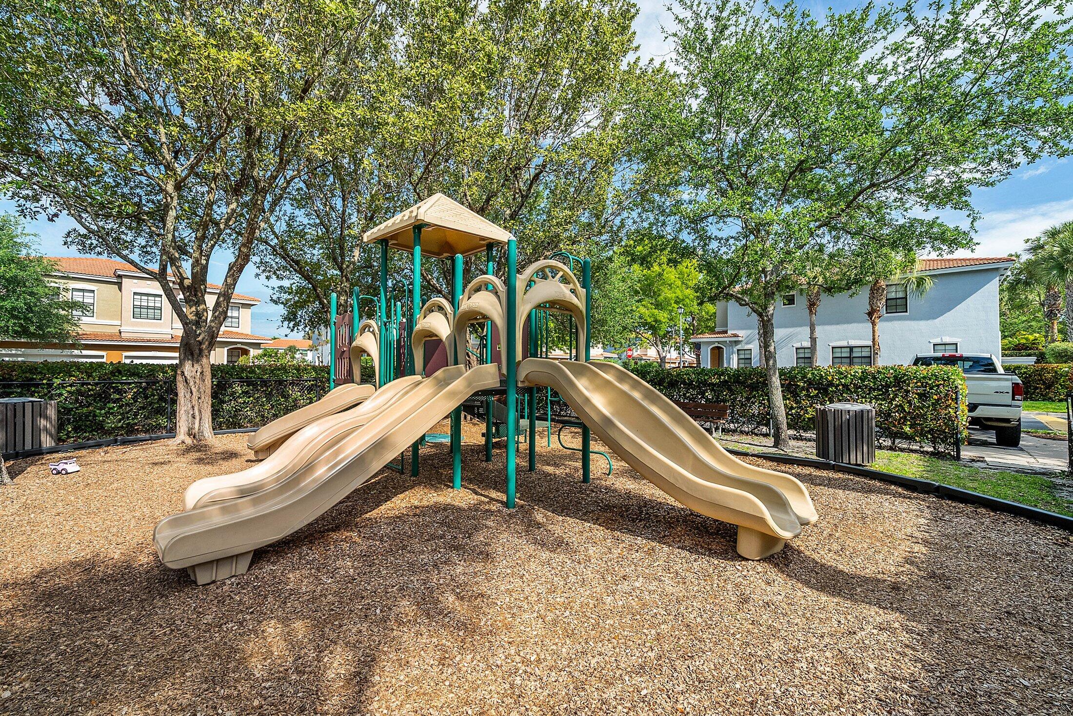 GRAMERCY SQUARE - Residential