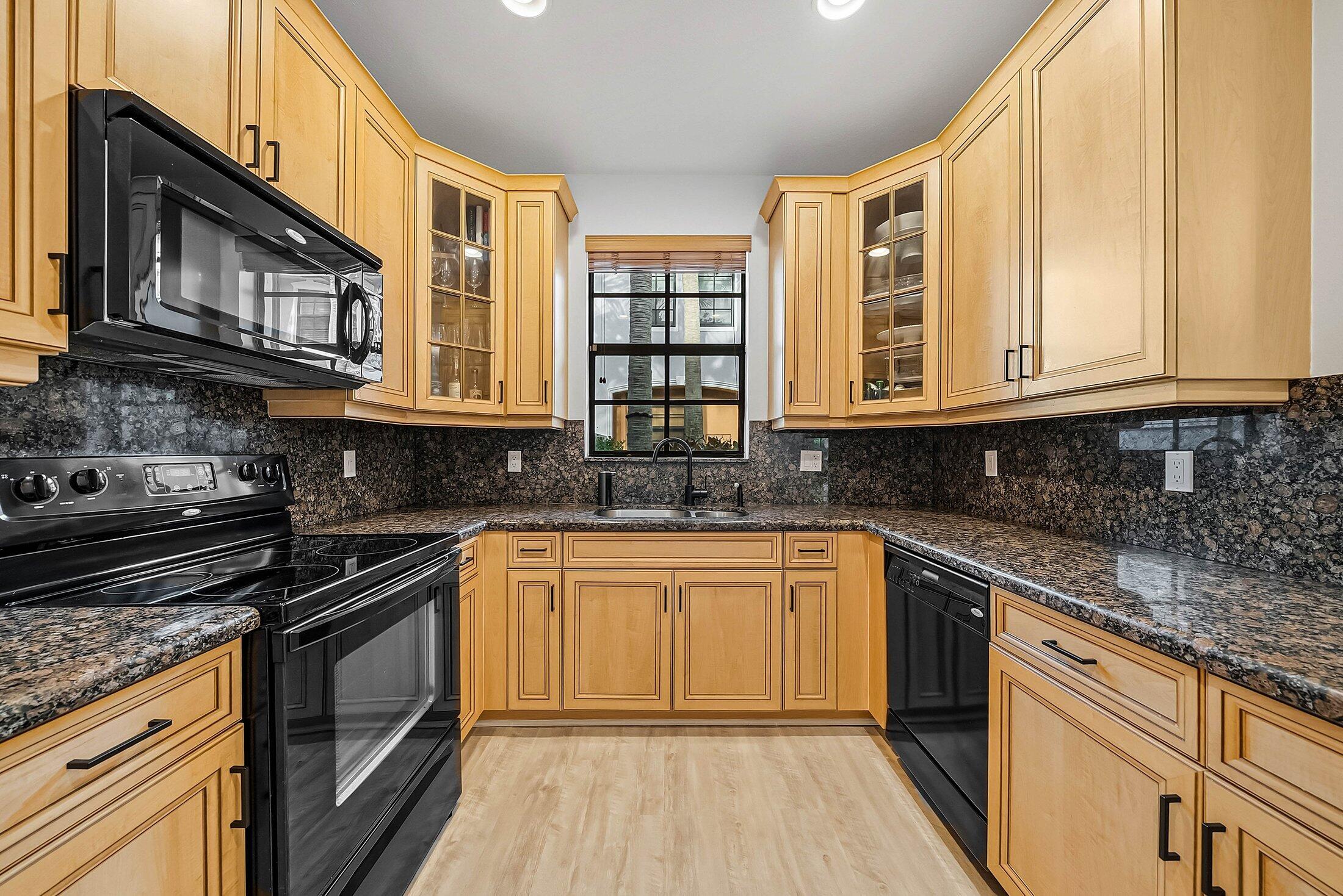 GRAMERCY SQUARE - Residential