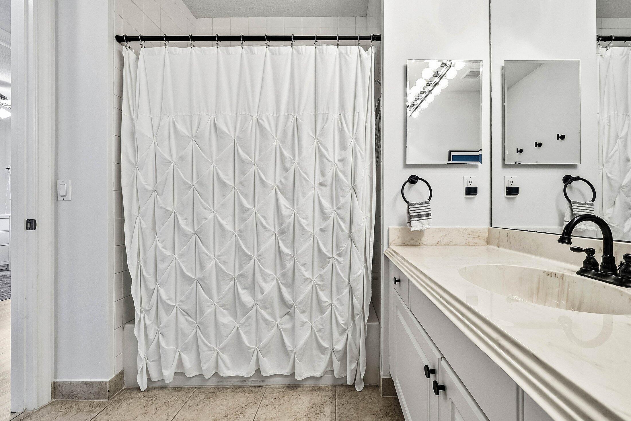 GRAMERCY SQUARE - Residential