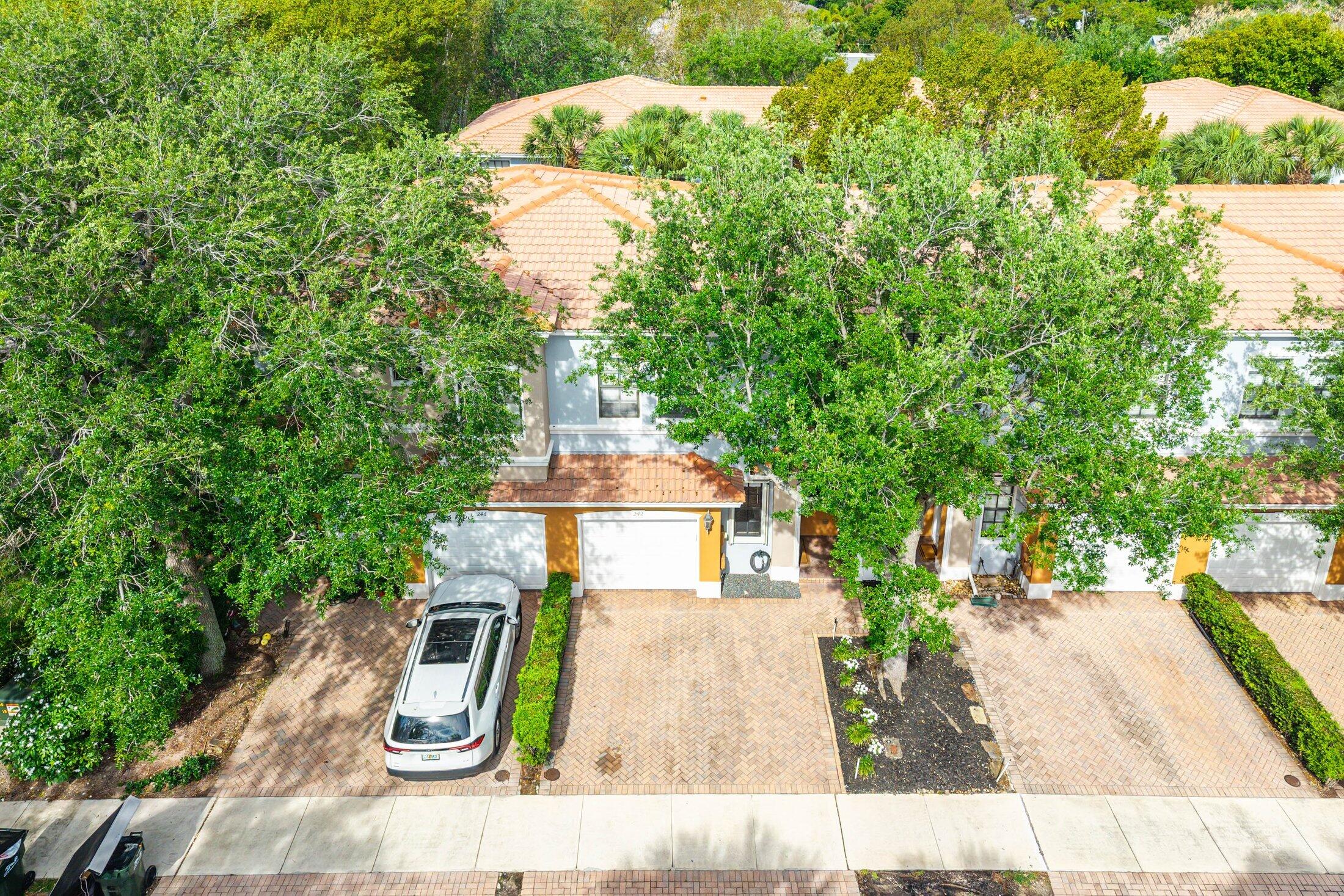 GRAMERCY SQUARE - Residential