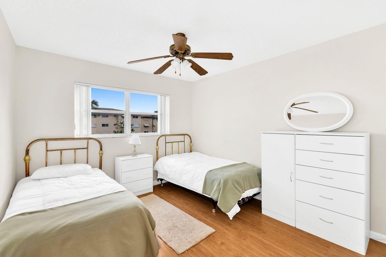 BEVERLY HILLS - Residential