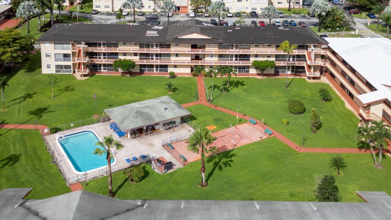 BEVERLY HILLS - Residential